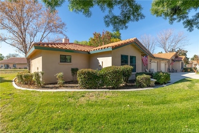 1057 Clubhouse Dr, Hemet, CA 92545 - photo 2