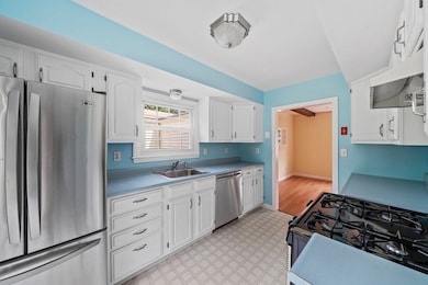 54 Davis St, Hanover, MA 02339 - photo 6