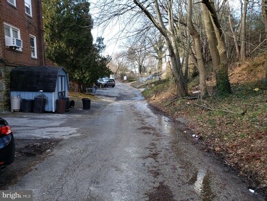 205 Golf Rd, Darby, PA 19023 - photo 3