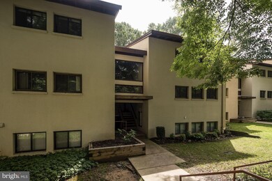 5701 Harpers Farm Rd unit D, Columbia, MD 21044 - photo 2