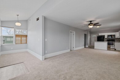 7-web-or-mls-2024-1-17 93 6th Ave 011