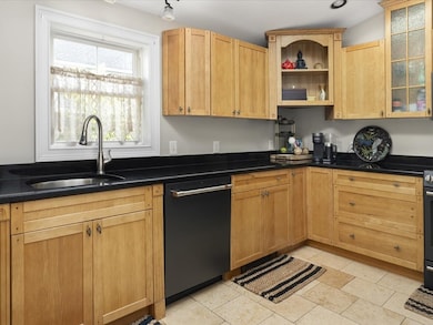 18 Chester Ave unit 1, Westerly, RI 02891 - photo 5