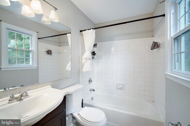 524 Norcross Way, Silver Spring, MD 20904 - photo 7