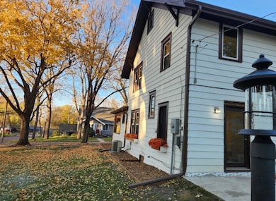 226 W Wyoming St, Redwood Falls, MN 56283 - photo 5