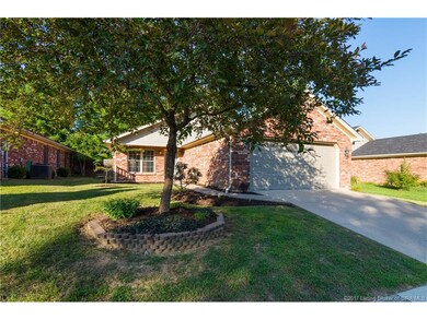 4207 Treesdale Dr, Sellersburg, IN 47172 - photo 3