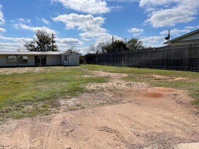 144 Northwest Dr, Fredericksburg, TX 78624 - photo 2