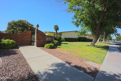 10518 W Highwood Ln, Sun City, AZ 85373 - photo 6