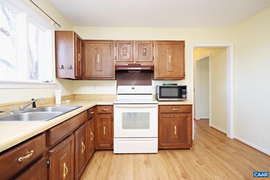 2485 Ranson Ct, Charlottesville, VA 22911 - photo 5