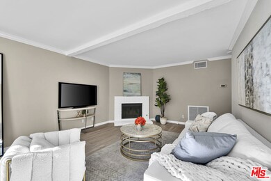 5800 Owensmouth Ave unit 40, Woodland Hills, CA 91367 - photo 4