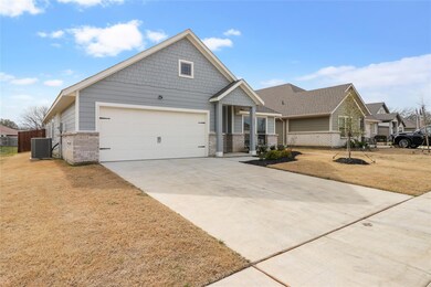 427 Rose Ave, Cleburne, TX 76033 - photo 2