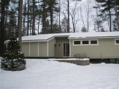 32 Hickory Ln, Amherst, MA 01002 - photo 3