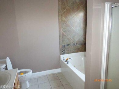 Master Bath/Spa.