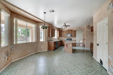 995 E Tyson St-6