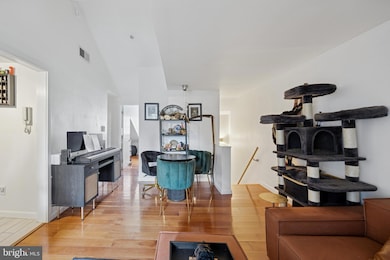 1021 Clinton St unit 7, Philadelphia, PA 19107 - photo 7