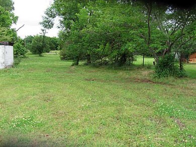 320 E 40th St, Shawnee, OK 74804 - photo 2