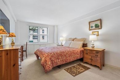 241 E 76th St unit 2E, New York, NY 10021 - photo 3