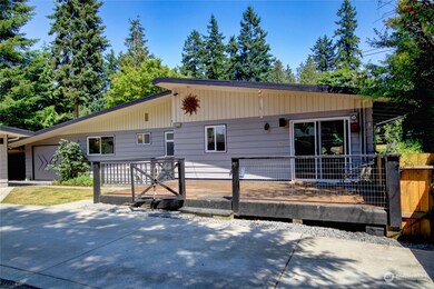 8110 E Glen Dr, Everett, WA 98203 - photo 3