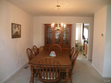 5644 Stonecroft Ln, Allentown, PA 18106 - photo 3