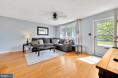 737 W 12th St, New Castle, DE 19720 - photo 5