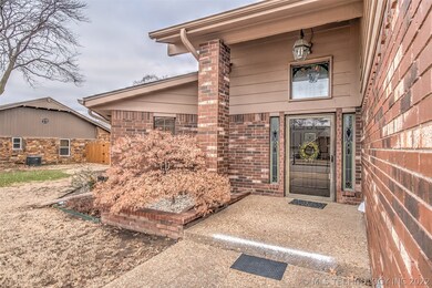 2616 Chapel Hill Rd, Bartlesville, OK 74006 - photo 3