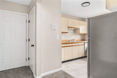 3 Village Ct, West Warwick, RI 02893 - photo 2