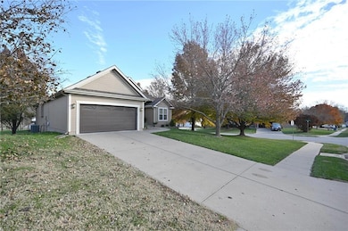 13435 Timber Park Dr, Platte City, MO 64079 - photo 3