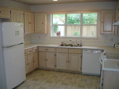 1218 Dogwood St, Tyler, TX 75701 - photo 4