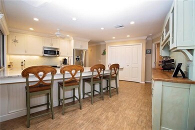Kitchen with bar