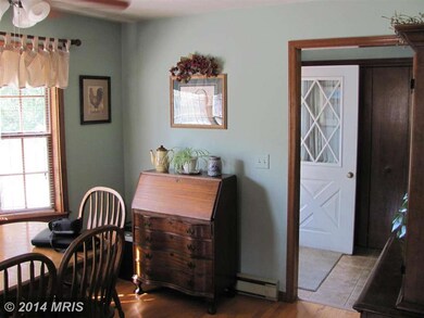 467 Virginia St, Strasburg, VA 22657 - photo 3