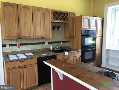 1096 Hollywell Ave, Chambersburg, PA 17201 - photo 3