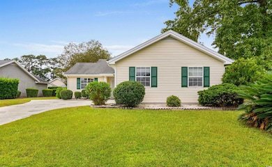 View of front of home featuring a front yard