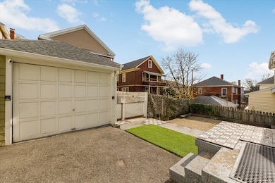 17 Raymond St, Medford, MA 02155 - photo 4