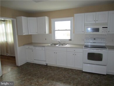 2519 Emerson Dr, Wilmington, DE 19808 - photo 2