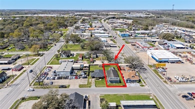 Surrounded by established neighborhoods and minute