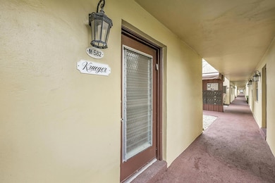 582 Flanders M unit 5820, Delray Beach, FL 33484 - photo 2