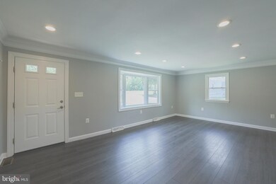 21441 Potomac View Rd, Sterling, VA 20164 - photo 2