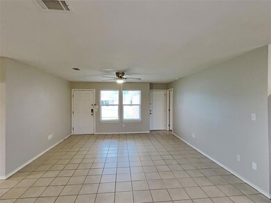 204 Dean Ct, Granbury, TX 76049 - photo 3