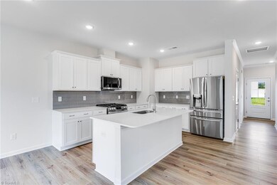 1852 Pheasant Trace Cir, Kernersville, NC 27284 - photo 7