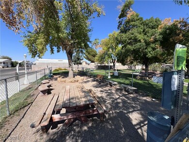 3670 Isle Royale Dr, Las Vegas, NV 89122 - photo 6