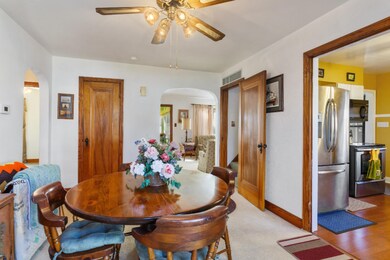 06_806-N-Elm_369002_Dining-Room_Print