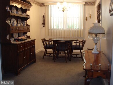 1010 Brookwood Ln, Glenolden, PA 19036 - photo 5