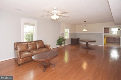 335 Brown St, Strasburg, VA 22657 - photo 6