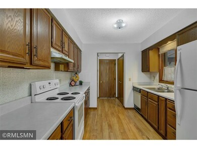 05 KITCHEN