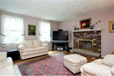 48 Raffaele Dr, Waltham, MA 02452 - photo 2