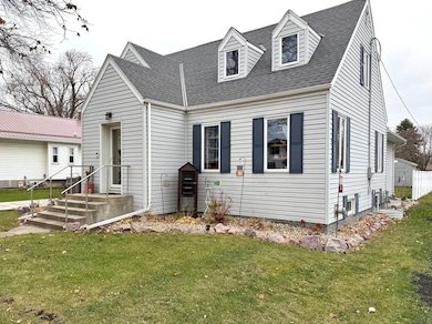 210 3rd St E, Morgan, MN 56266 - photo 3