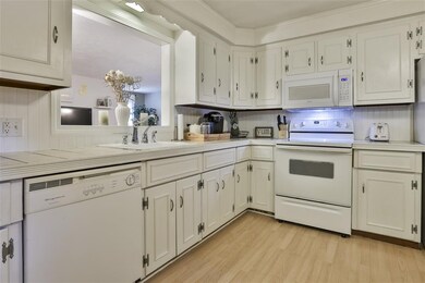 48 Taylor St unit 2, Manchester, NH 03103 - photo 7