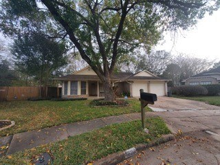 8506 Heatherbank Dr, Houston, TX 77095 - photo 5