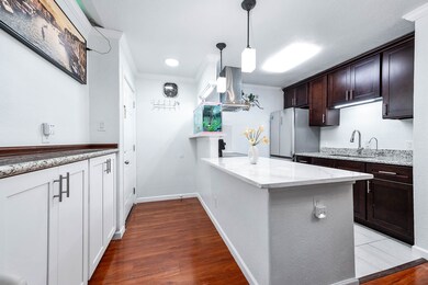 10211 Sugar Branch Dr, Houston, TX 77036 - photo 4