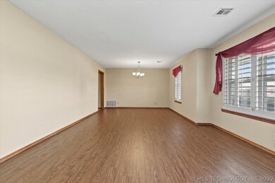 2549 Chapel Hill Rd, Bartlesville, OK 74006 - photo 4