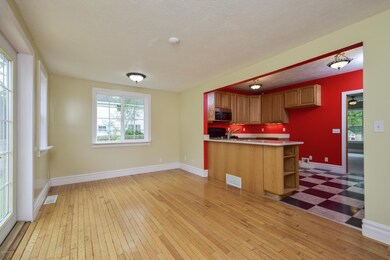 007-photo-dining-room-7126282